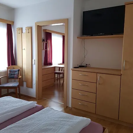 Schauer 3* Waldhausen im Strudengau